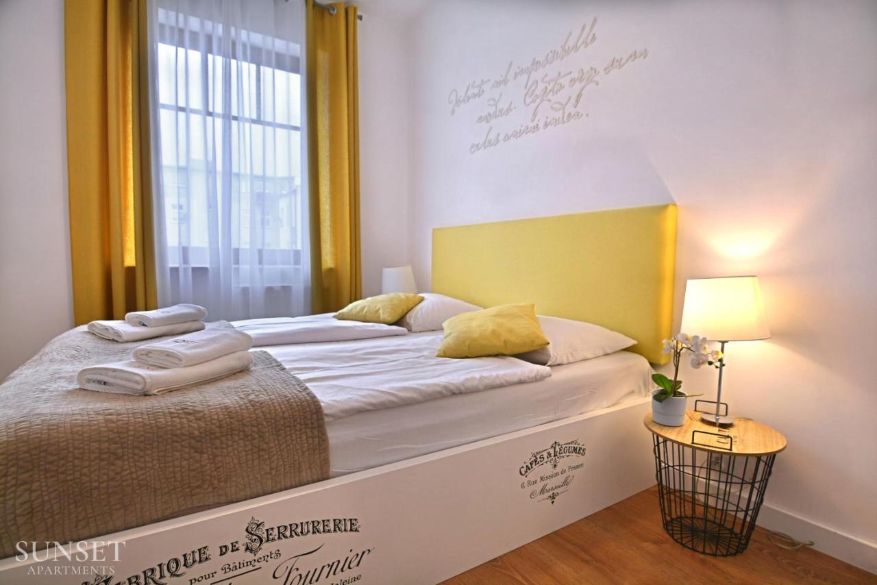 Sunset Apartments - Holdu Pruskiego - Garaz سفينويتشي المظهر الخارجي الصورة